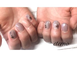 グレージュニュアンスネイル