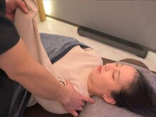 グレイ(GRAY)/骨盤矯正 骨格矯正 姿勢 猫背 顔