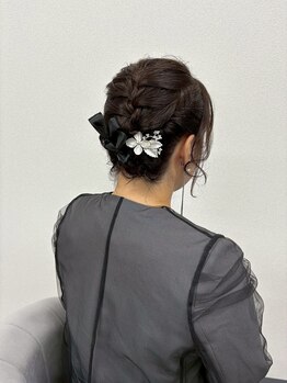 ミカヅキ 赤坂/編み込みアップヘアセット!