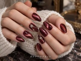 ボルドー×ビジューネイル