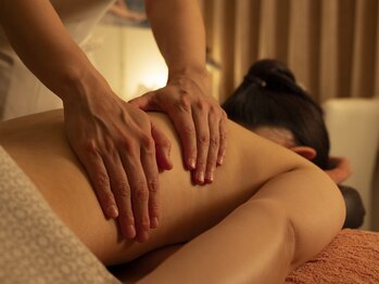 リンパマッサージバストケアサロン　MIO/腰