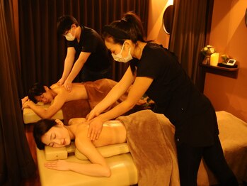 満足館 神戸元町商店街店 アイカ(Aika)/お友達とアロマオイルマッサージ