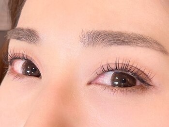 アイタス(aitas)の写真/【韓国式】ブラックティントパーマ★マスカラ不要！束感のあるぱっちりしたデザインでトレンド目元へ！