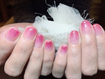 ネイルサロン アンビジュネイル 大泉店(An'bijou nail)の写真/【ストーン付★ラメグラ¥3850/カラグラ¥4180】センスが光るデザインにうっとり♪シンプル上品な指先に…＊