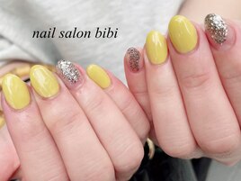 マスタードイエロー