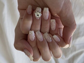 キラキラジュエルネイル