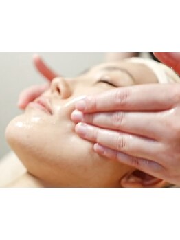 ホウレイ線・たるみ改善！予防ケア