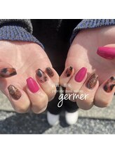 ジェルメ(germer)/ビビッドなピンクで春ネイル！