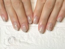 ニケ/グレージュニュアンス