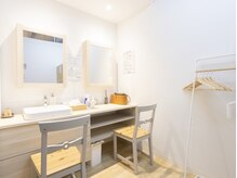 グランツ 青葉台(Glanz)の雰囲気（アメニティーが充実した更衣室。）