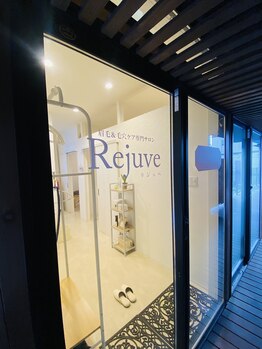 リジュベ(Rejuve)/店内入口[眉毛]