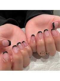 かっこ可愛い♪黒フレンチネイル