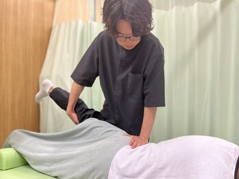 栄町あさひ接骨院の写真/【完全オーダーメイド施術】お客様と本気で向き合い、"今"も"未来"も健康でいられるようサポートいたします