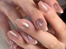 サロンドフォーエイチ(salon de 4H)/スキンベージュで逆ラメグラデ☆