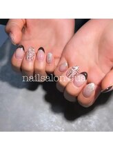 ジュア(Jua)/フレンチ×ツイードネイル