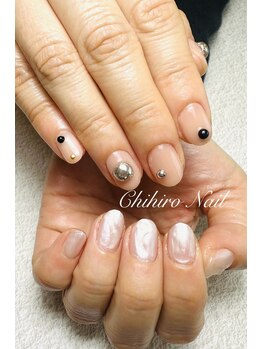 チヒロネイル/左右デザイン違いのネイル