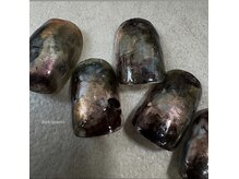 ラテネイル(Latte nail)の雰囲気（幅広いデザイン、質感や豊富なカラーリングで立体感と奥行き）