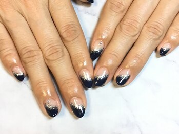 ラウト デコレーションアンドネイルサロン(Lauto Decoration&Nail Salon)/斜めフレンチネイル
