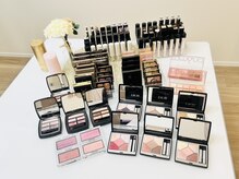 ドラコスからデパコスまで200点以上のコスメを取り揃え◎