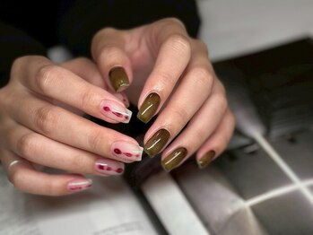 アース コアフュールボーテ 長野駅前店(EARTH coiffure beaute)/アシメントリーネイル ¥8500