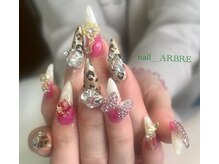 アルブル(ARBRE)の雰囲気（白を基調としたアットホームな雰囲気で是非おくつろぎください♪）