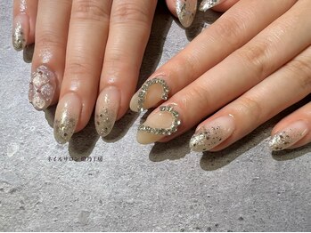 きらきらハートチェーンネイル