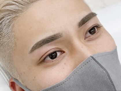 ホワイトアイ 小山(WHITE EYE)の写真