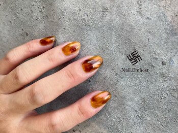 ネイル エミュスト(Nail Emuest)/べっ甲ネイル/秋ネイル