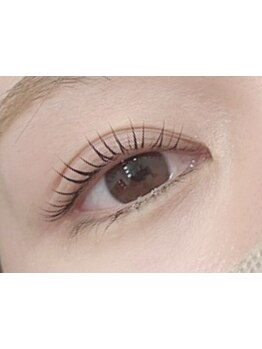 ナチュラル上品な目元にしたい