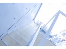 ミルス 町田店(MIRUS)の雰囲気（高い天井と大きな窓で開放的☆癒されながらキレイに可愛く♪）