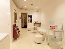 エステティックサロン ヴァン(VENT)の雰囲気（駅近×白基調の清潔感あふれる空間が嬉しい♪）
