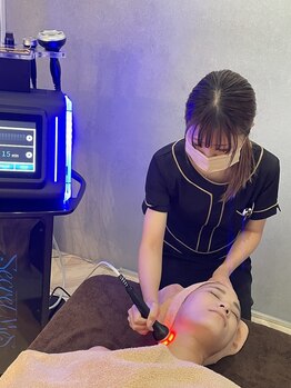 スムース(smooth)/フェイシャル：小顔、毛穴効果