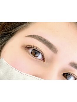 ナチュラル上品な目元にしたい