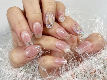 ラヴィエ ベル(La vie est belle)/チークネイル