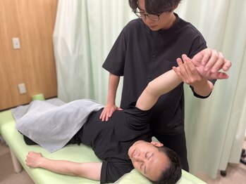 栄町あさひ接骨院の写真/【根本改善を目指す方必見】なかなか改善しない首のコリ/繰り返す慢性的な肩こりなら当院にお任せください