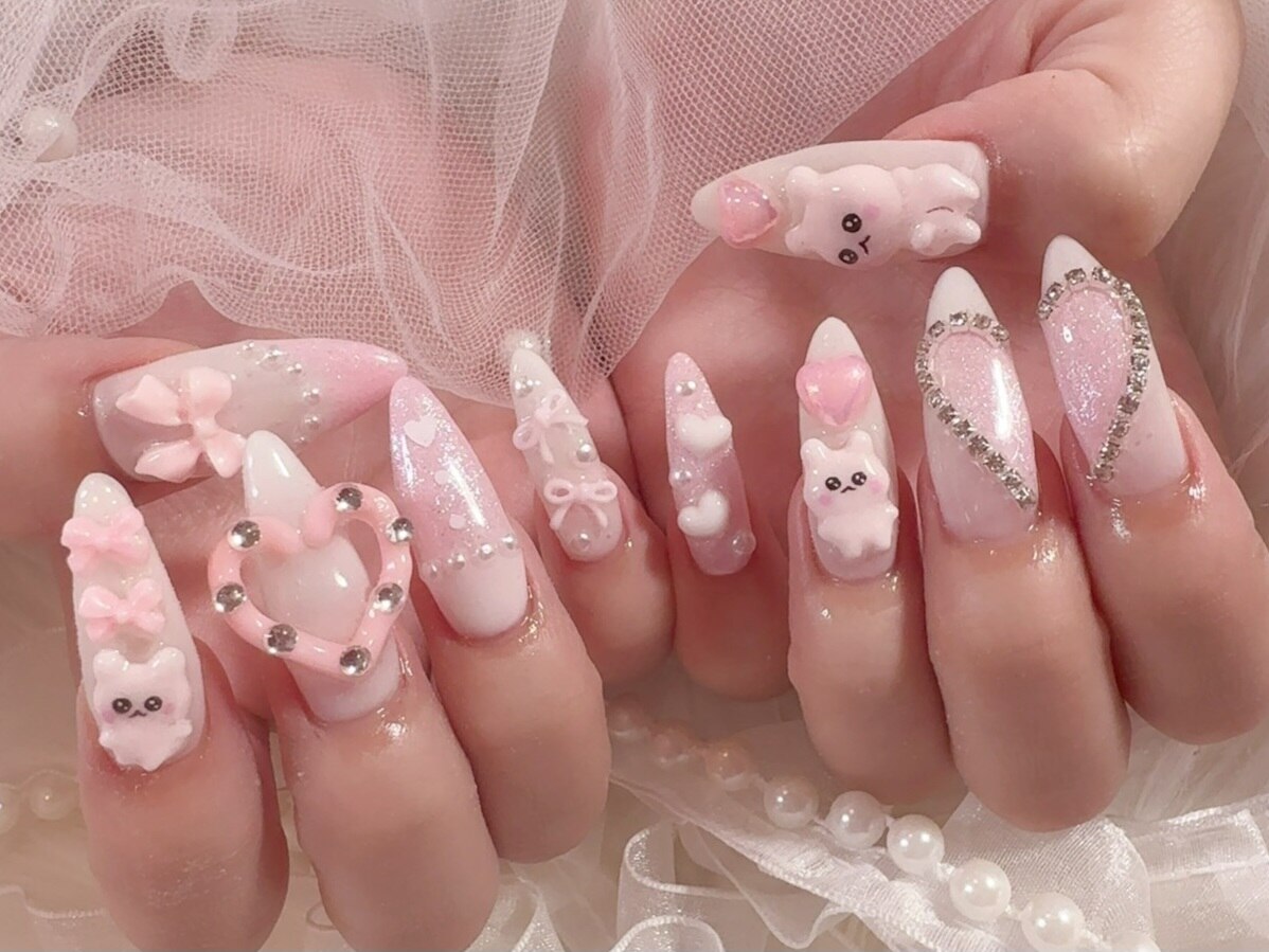 2026年冬トレンド】量産型ネイルのネイルデザイン集｜人気順｜2ページ