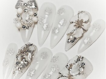 ミュウミュウ(miumiu)/冬限定ネイル特集