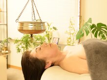 大人女性の体質整えサロン AM AYURVEDA【アムアーユルヴェーダ】/シロダーラでリラックス