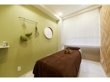 デフィー 高槻店(defi)/施術ルームへ移動