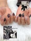 黒レース×ドットネイル