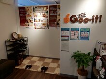 グイット 聖蹟桜ヶ丘店(Goo-it!)/店内の受付カウンターの前