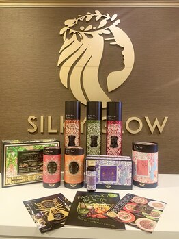 シルキーグロウ(SILKY GLOW)/エステプロラボ商品取扱店