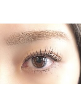 ナチュラル上品な目元にしたい