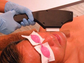 ルッソロッソ(LUSSO ROSSO)/