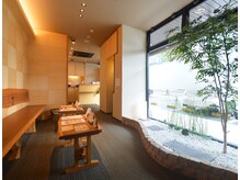 ムー 西淀川野里店(MUU)/ 日当たりのいい待合スペース♪