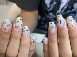 宝石ネイル
