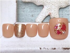 シェル×金箔フットネイル