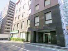 タイ古式 マクリラル/サロンのビル(1Fはファミマ)