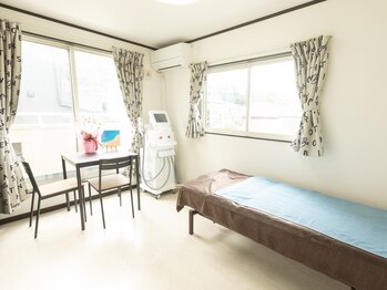 ルアナ(Luana)の写真/《小机駅徒歩2分》駐車場有！車、自転車、徒歩、バス何でも通いやすい好立地♪【完全個室女性専門サロン】