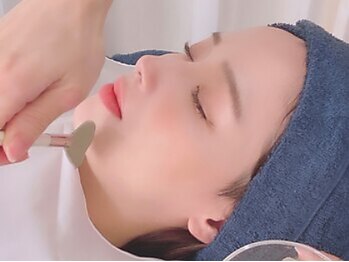 モアビューティー 楽々園店(MORE BEAUTY)の写真/広島希少の毛穴専門サロン!【毛穴洗浄×100％天然クレイ×導入¥6280】で贅沢美白ケア◎是非お試しください!